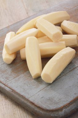 taze açık parsnips hazırlanıyor