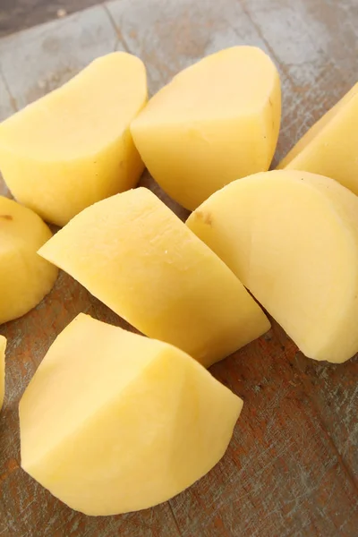 Preparar Patatas Frescas Sobre Mesa — Foto de Stock