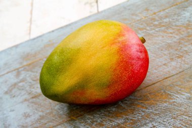 taze olgunlaştı mango hazırlanıyor