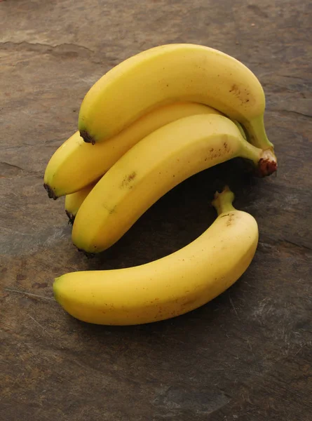 Zralý Banán Ovoce Dřevěné Pozadí — Stock fotografie