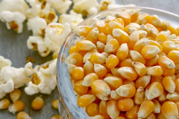 Ungekochte Popcornkerne Der Schüssel — Stockfoto