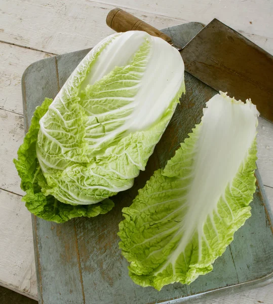 Feuilles Salade Fraîches Sur Table — Photo