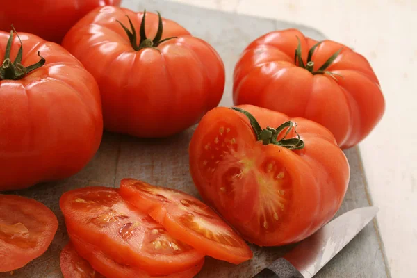 Rijpe Smakelijk Rundvlees Tomaten — Stockfoto