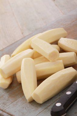 taze açık parsnips hazırlanıyor