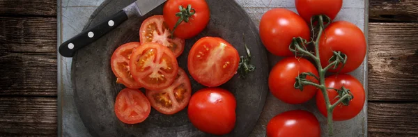 Świeże Dojrzałe Pomidory Stole — Zdjęcie stockowe