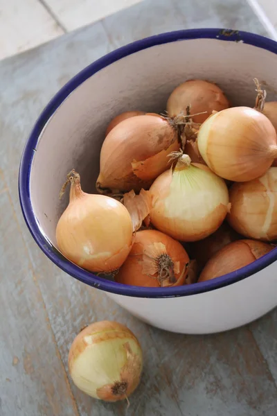 Preparing Raw Onions Table — Stock Photo, Image