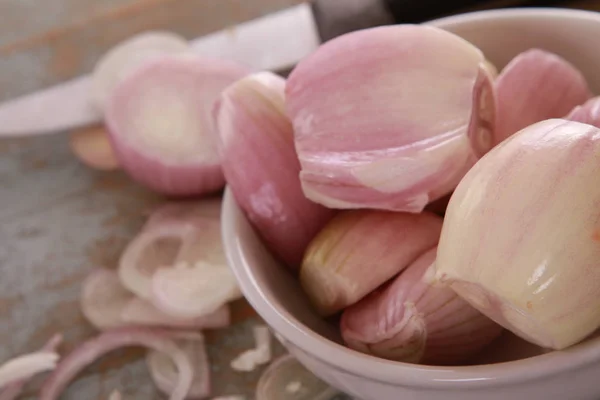 Preparar Cebollas Crudas Sobre Mesa —  Fotos de Stock