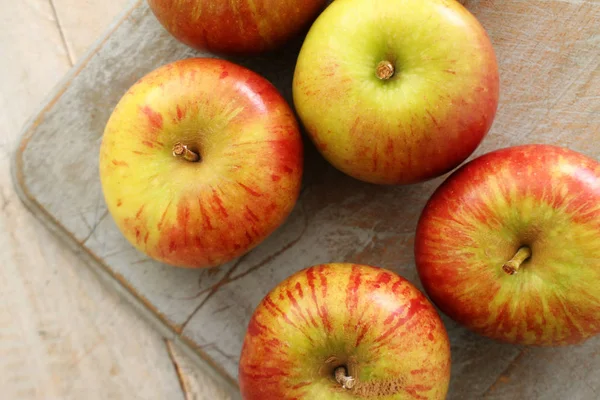 Preparing Fresh Eating Apples — Stock Photo, Image