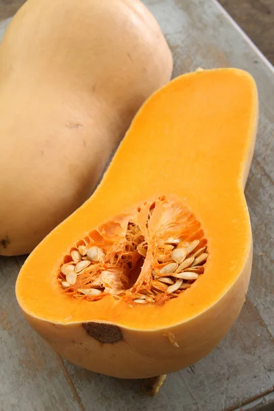 Preparing Fresh Butternut Squash — Stock Photo, Image