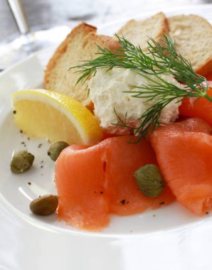 kaplama sağlıklı füme somon meze