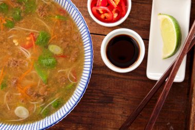 Geleneksel Çince Yuk toplamı yuk toplamı şehriye çorba