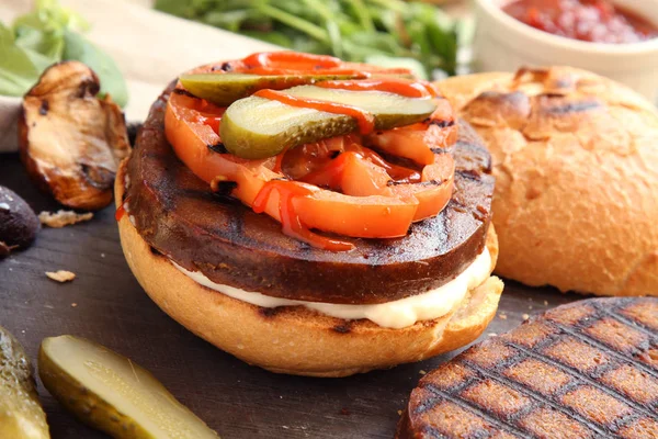 Förberedda Vegan Seitan Burger Måltid — Stockfoto