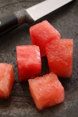 taze sağlıklı kavun hazırlanıyor