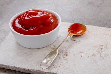 tabak taze domates ketçap