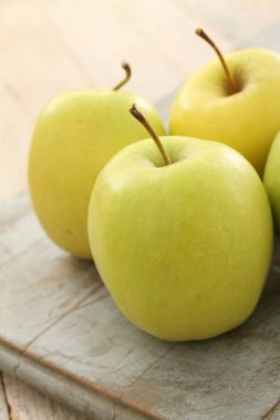 taze sağlıklı elma hazırlanıyor