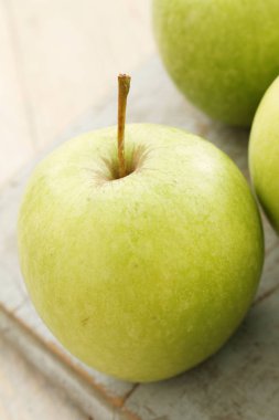 taze sağlıklı elma hazırlanıyor