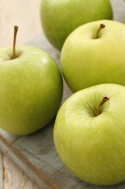 taze sağlıklı elma hazırlanıyor
