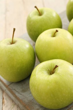 taze sağlıklı elma hazırlanıyor