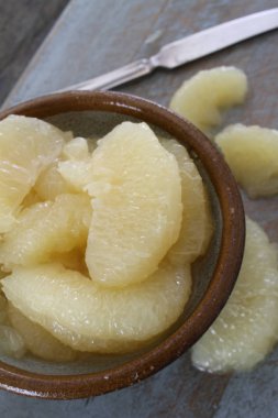 taze sağlıklı greyfurt hazırlanıyor