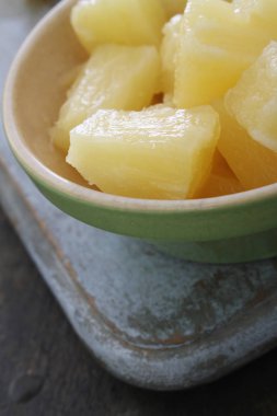 sağlıklı ananas parçaları hazır