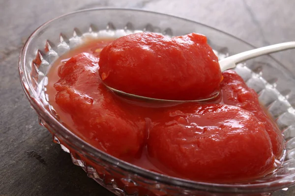 Tomates Ameixa Enlatados Tigela — Fotografia de Stock