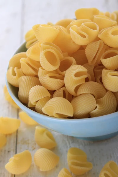 Pasta Fresca Sin Cocer Sobre Mesa —  Fotos de Stock