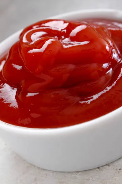 Frische Tomatenketchup Der Schüssel — Stockfoto