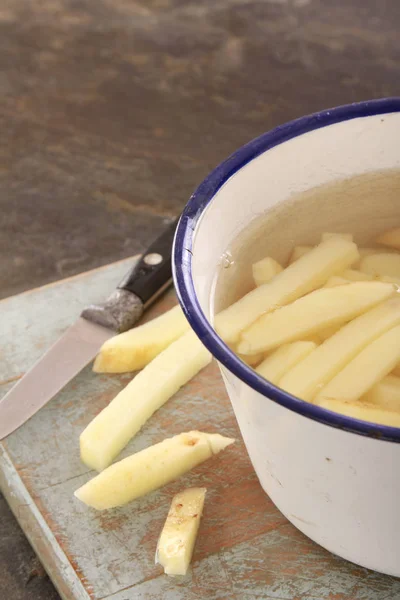 Pommes Terre Frites Non Cuites Sur Table — Photo