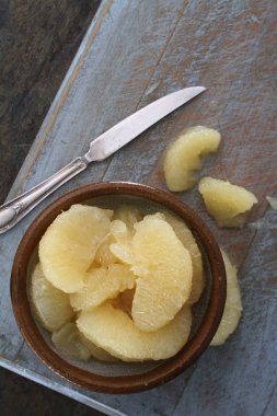 taze sağlıklı greyfurt hazırlanıyor