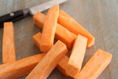 taze sağlıklı havuç hazırlanıyor