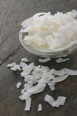 rendelenmiş hindistan cevizi dilimleri kurutulmuş