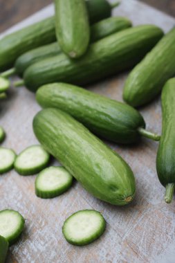 taze sağlıklı salatalık Dilimleme