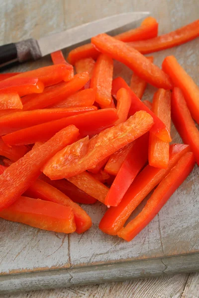 Zubereitung Frischer Paprika Auf Dem Tisch — Stockfoto