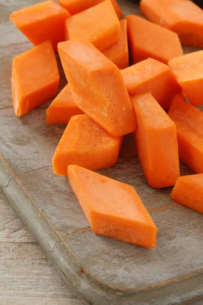 Приготовление Свежей Здоровой Моркови — стоковое фото