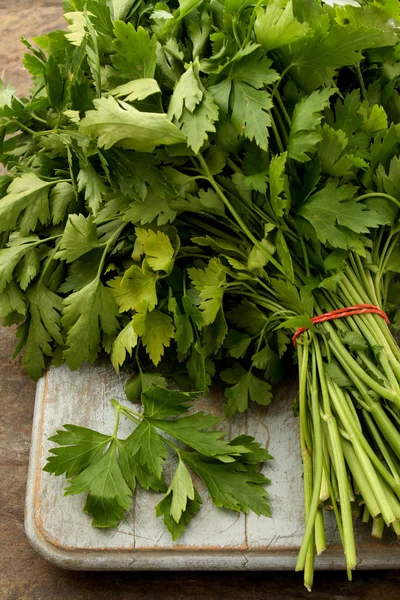 Förbereda Hälsosamma Färsk Persilja — Stockfoto