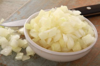 ham sağlıklı soğan hazırlanıyor