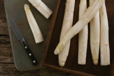 hazırlama taze beyaz kuşkonmaz spears