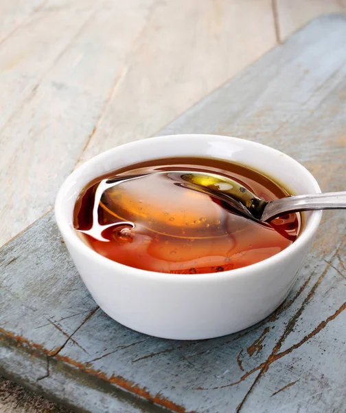 Sirop Sucre Doré Raffiné Dans Plat — Photo