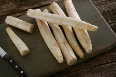 hazırlama taze beyaz kuşkonmaz spears