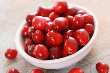 taze sağlıklı kızılcık hazırlanıyor