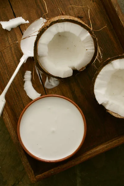Frische Kokosnuss Mit Milch — Stockfoto