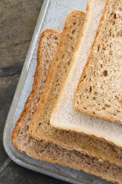 スライスされたパンの選択をクローズ アップ — ストック写真