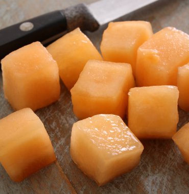 taze sağlıklı kavun hazırlanıyor