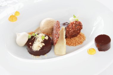 katmanlı çikolatalı pasta tatlı kaplama