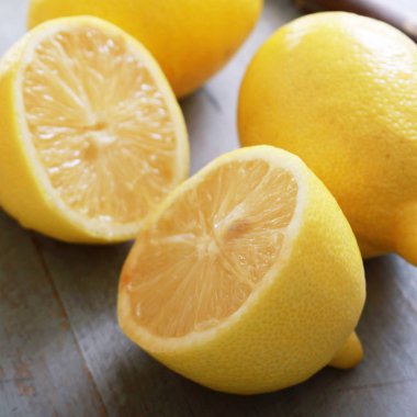 sağlıklı taze limon hazırlanıyor