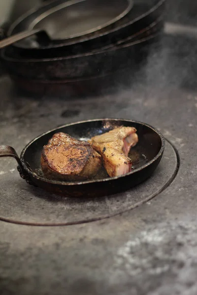 Cocinar Carne Estufa — Foto de Stock