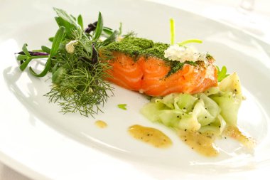 Taze lezzetli kurutulmuş somon apetizer