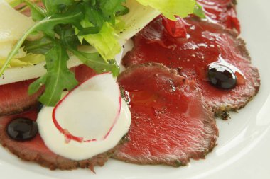 Dana carpaccio meze tabağı