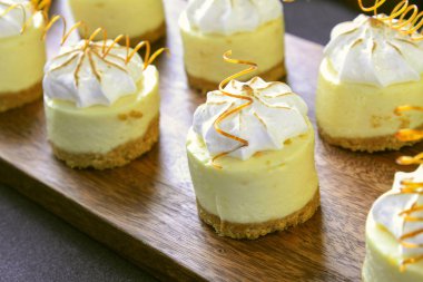 Taze lezzetli mini cheesecakes