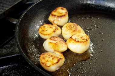 Taze lezzetli pişmiş tarak